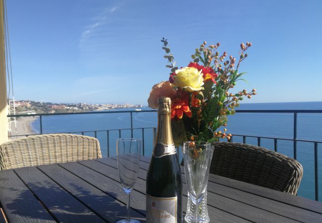 Apartment in Fuengirola - Olimpo - Fuengirola Beachfront Newly Renovated Apa Apartment in Fuengirola - Olimpo - Fuengirola Beachfront Newly Renovated Apa