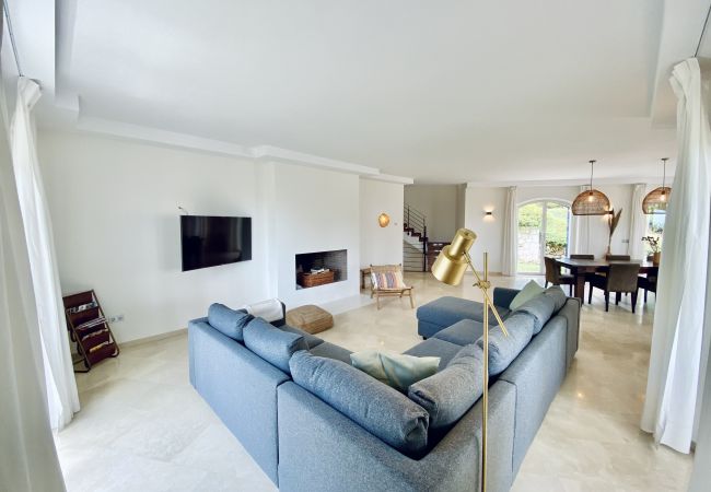 Villa in Mijas Costa - Villa Medina de Torrenueva - Amazing Sea View Vill Villa in Mijas Costa - Villa Medina de Torrenueva - Amazing Sea View Vill