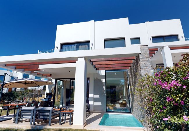 Villa in Mijas Costa - Greenhills Marbella - Art Deco Villa Private Pool