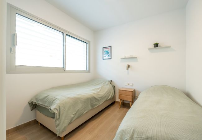 Apartment in Fuengirola - AMAZING SEA VIEWS - The Wave II, Pool and Sea View Apartment in Fuengirola - AMAZING SEA VIEWS - The Wave II, Pool and Sea View